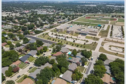 100 Countryside Drive, Arlington, TX 76014 - Photo 32