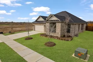 3912 Felicity Ln, Denton, TX 76207 - Photo 2