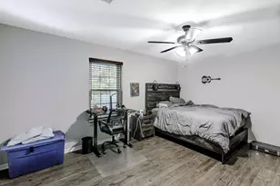 2011 S 7th St, Waco, TX 76706 - Photo 12