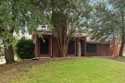 923 Breckenridge Drive, DeSoto, TX 75115 - Photo 2