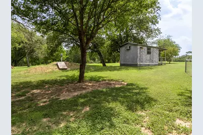 235 Country Drive, Waco, TX 76705 - Photo 16