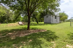 235 Country Dr, Waco, TX 76705 - Photo 16