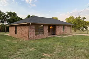 951 Van Zandt, Paris, TX 75460 - Photo 2