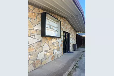 900 N Houston Street, Granbury, TX 76048 - Photo 2