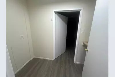 900 N Houston Street, Granbury, TX 76048 - Photo 12