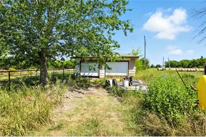 9620 Fm 895, Lake Creek, TX 75450 - Photo 24