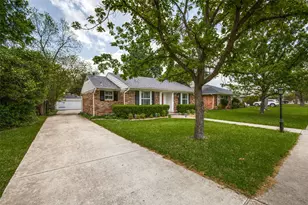 6848 Town N Dr, Dallas, TX 75231 - Photo 2