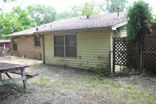 105 Bellview Dr, Palestine, TX 75803 - Photo 10