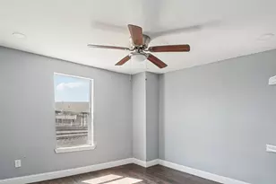 2024 Bourbon St, Dallas, TX 75226 - Photo 14