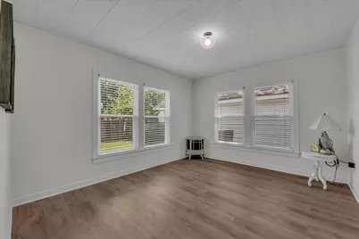 1002 W 3rd Street, Clifton, TX 76634 - Photo 8