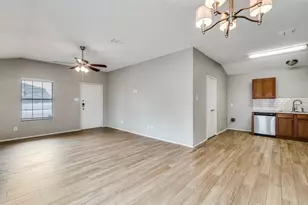 732 River Garden Dr, Fort Worth, TX 76114 - Photo 2