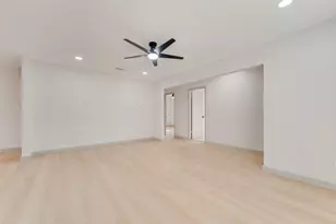 2409 Catalo Ln, Arlington, TX 76010 - Photo 4