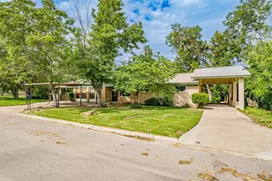 103 Blakeney St, Stephenville, TX 76401 - Photo 2