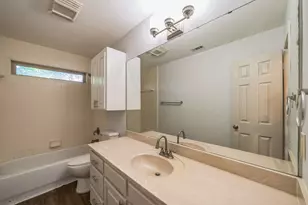 1106 High Point Dr, Arlington, TX 76015 - Photo 10