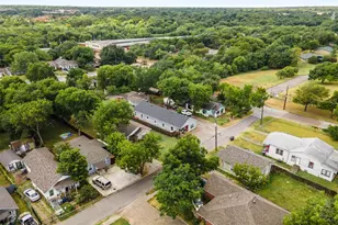 230 W Jerden Ln, Dallas, TX 75208 - Photo 26