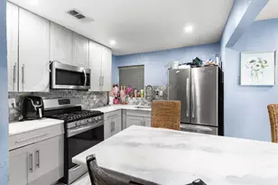 230 W Jerden Ln, Dallas, TX 75208 - Photo 22