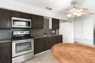 230 W Jerden Ln, Dallas, TX 75208 - Photo 14