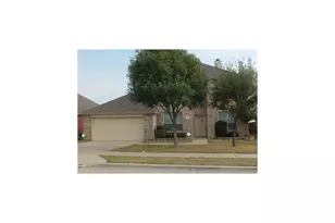 2917 Hollow Valley Dr, Fort Worth, TX 76244 - Photo 2