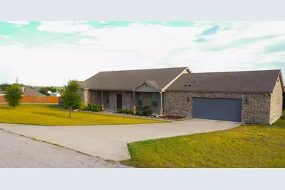 5600 Thoms Court, Fort Worth, TX 76126 - Photo 2