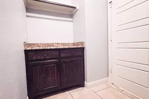 5600 Thoms Ct, Fort Worth, TX 76126 - Photo 8