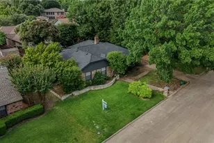 2201 Pebblebrook Ct, Grand Prairie, TX 75050 - Photo 2