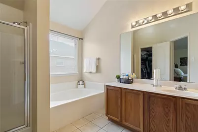 2779 Sunvalley Drive, Grand Prairie, TX 75052 - Photo 16