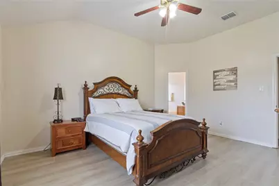 2779 Sunvalley Drive, Grand Prairie, TX 75052 - Photo 24