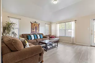 2779 Sunvalley Dr, Grand Prairie, TX 75052 - Photo 12