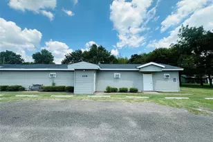 1108 NE Main St, Ennis, TX 75119 - Photo 1