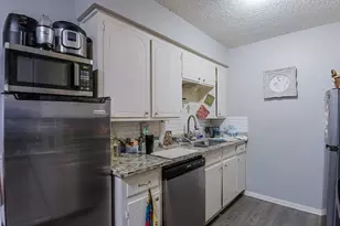 353 N Field St, Burleson, TX 76028 - Photo 8