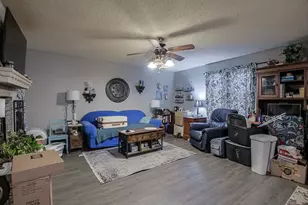 353 N Field St, Burleson, TX 76028 - Photo 2