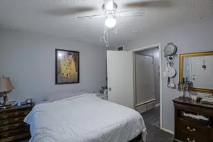 353 N Field St, Burleson, TX 76028 - Photo 14