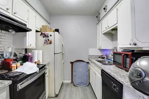 353 N Field St, Burleson, TX 76028 - Photo 24