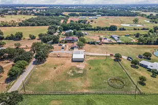 1465 County Road 3690 Rd, Paradise, TX 76073 - Photo 18