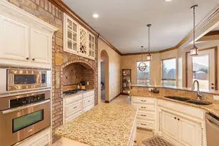 1173 Durango Springs Dr, Fort Worth, TX 76052 - Photo 2