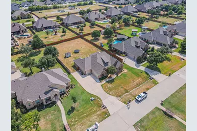 1173 Durango Springs Drive, Fort Worth, TX 76052 - Photo 6