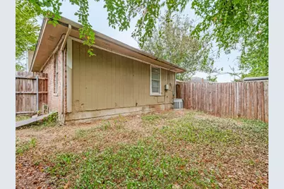 1700 Windsong Lane, Irving, TX 75060 - Photo 12