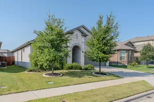 521 Dunmore Dr, Fort Worth, TX 76052 - Photo 2