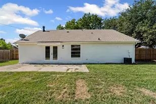 805 W Embercrest Dr, Arlington, TX 76017 - Photo 24