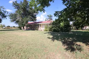301 Travis St, Ranger, TX 76470 - Photo 4
