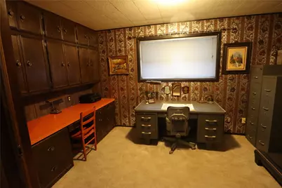 301 Travis Street, Ranger, TX 76470 - Photo 24