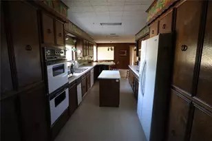 301 Travis St, Ranger, TX 76470 - Photo 28