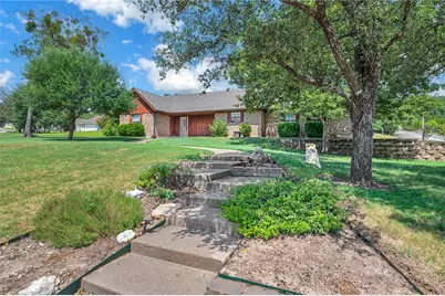 2701 White Street, Clifton, TX 76634 - Photo 2