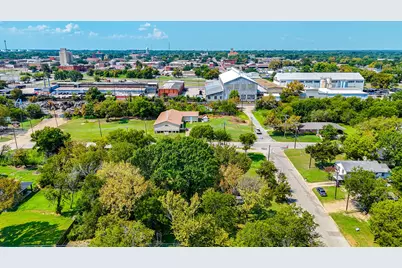 707 E 3rd Avenue, Corsicana, TX 75110 - Photo 22