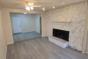 877 Lexington Dr, Lancaster, TX 75134 - Photo 4