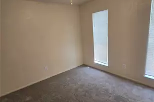 877 Lexington Dr, Lancaster, TX 75134 - Photo 8