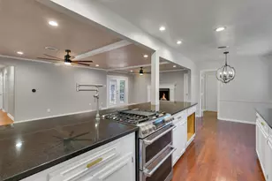 9856 Shoreview Rd, Dallas, TX 75238 - Photo 22