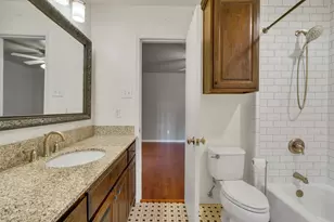 9856 Shoreview Rd, Dallas, TX 75238 - Photo 32