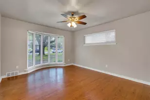 9856 Shoreview Rd, Dallas, TX 75238 - Photo 26