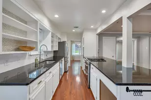 9856 Shoreview Rd, Dallas, TX 75238 - Photo 20